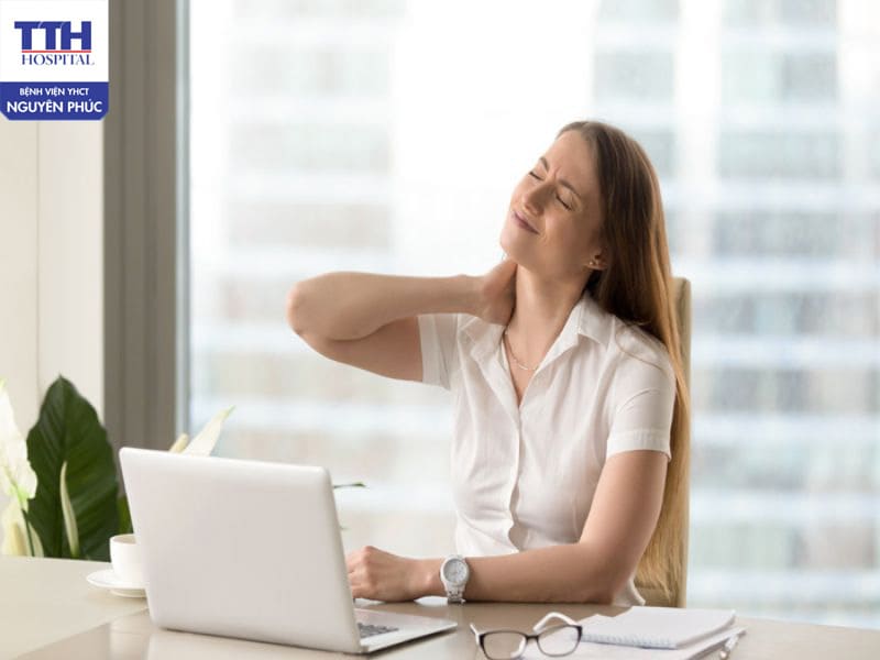 Bệnh đau cổ vai gáy ở dân văn phòng là gì?