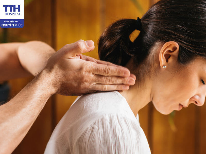 Các phương pháp giảm đau cổ vai gáy tại nhà