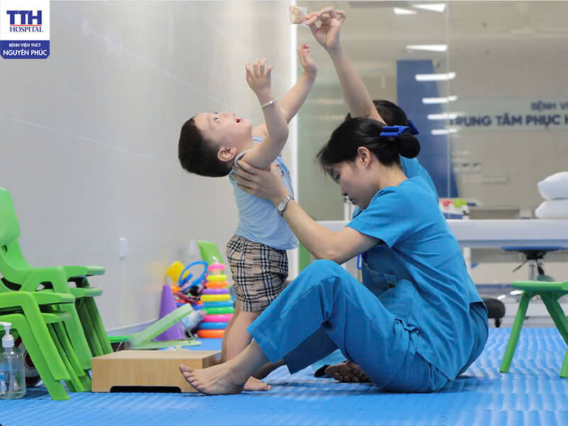 Can thiệp sớm – Chìa khóa vàng cho sự phát triển của trẻ