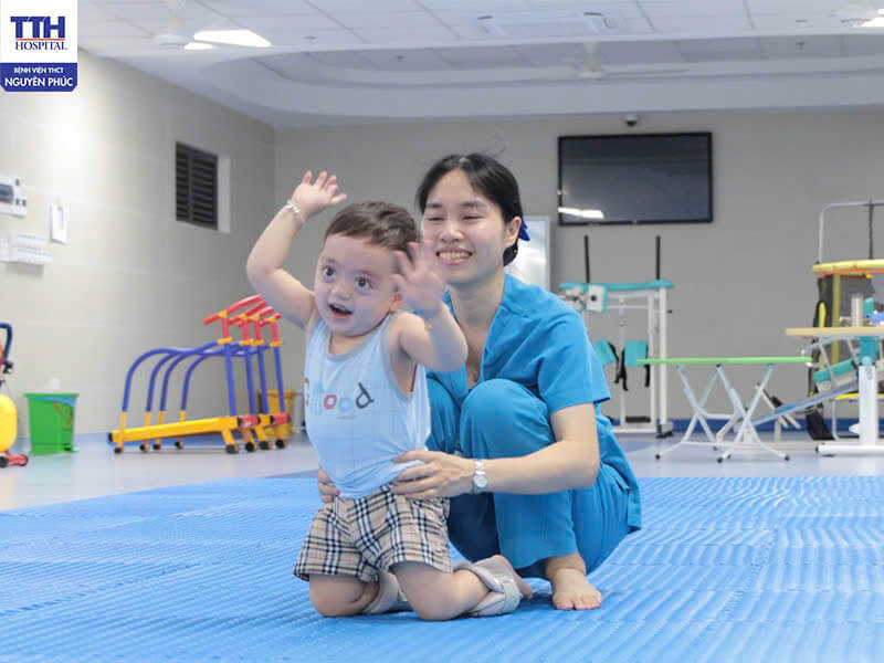 Khám và điều trị có bảo hiểm y tế (BHYT)