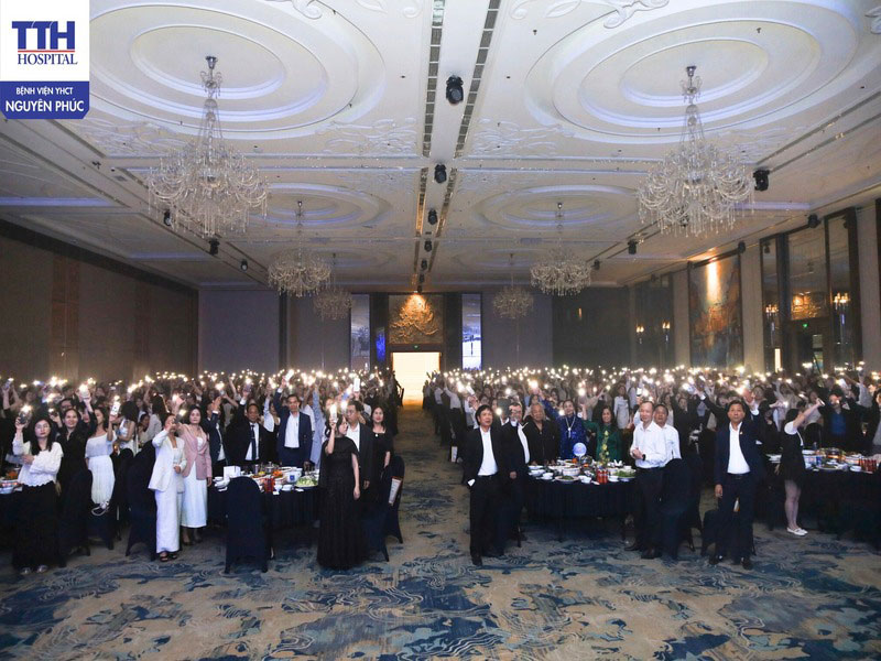 “Những ánh đèn không bao giờ tắt” - Khoảnh khắc xúc động của đêm 27/2