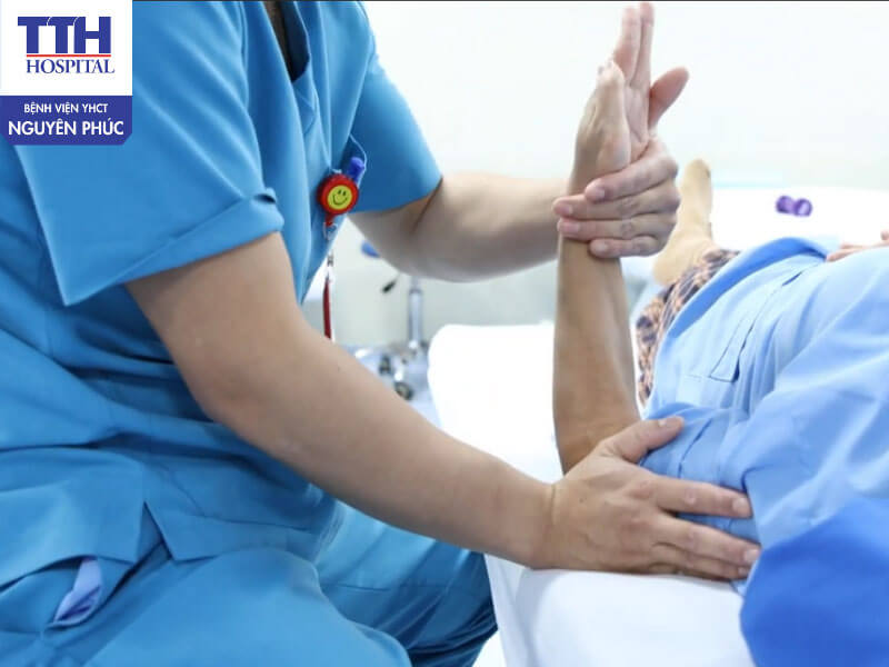 Vai trò của phục hồi chức năng sau tổn thương gân cơ chóp xoay vai