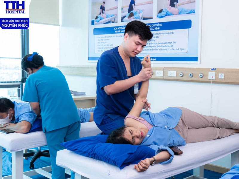 Vận động trị liệu