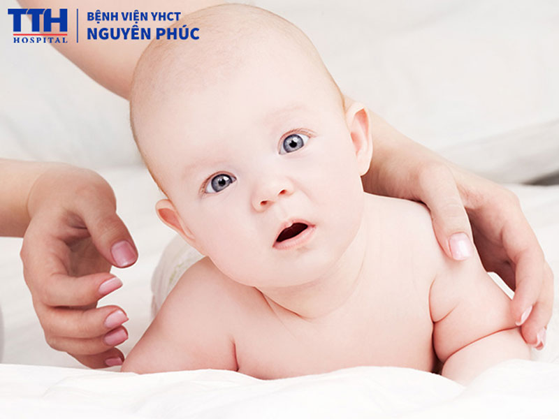 Vẹo cổ ở trẻ nhỏ là gì?